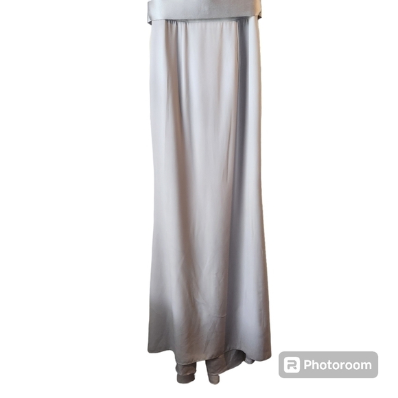 White By Vera Wang Long V Neck Crepe Gown with Open Back in Sterling Sz.2 B - Picture 3 of 9